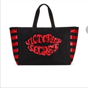 VS Tote